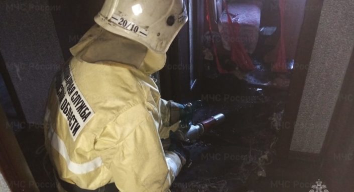 В Екатеринбурге при пожаре пострадал человек