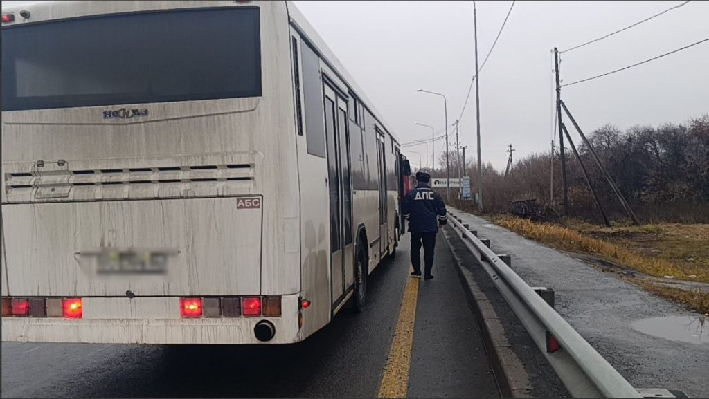 В Екатеринбурге рейд «Автобус» выявил 12 нарушений