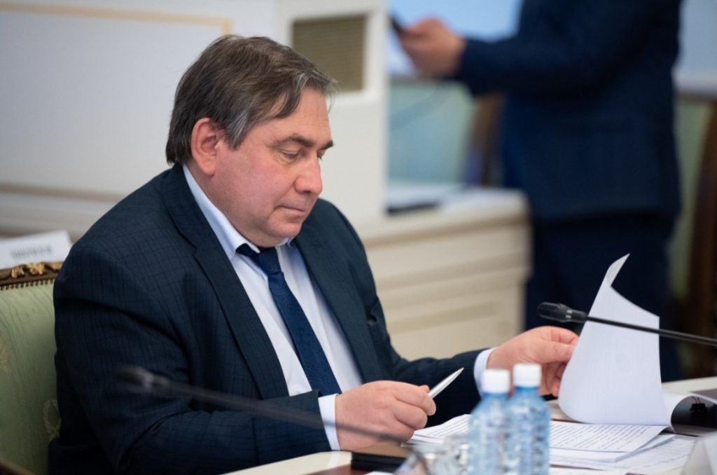 Экс-министр ЖКХ Смирнов может избежать колонии -