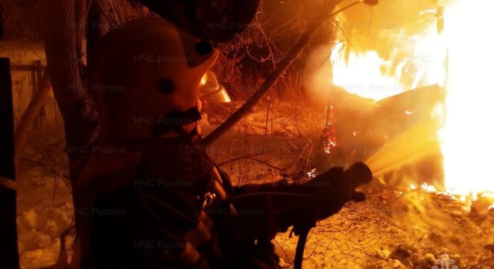 За сутки в Свердловской области из‑за пожаров 1 человек погиб, ещё 2 пострадали