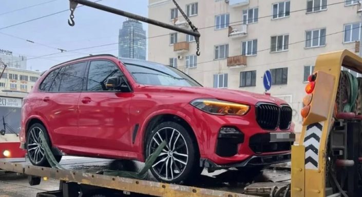 Приставы арестовали BMW екатеринбуржца из-за долга в 10 миллионов рублей