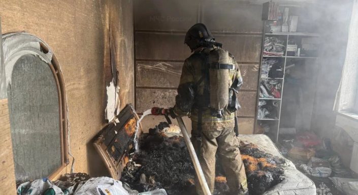 Пожары в столице Среднего Урала: десятки эвакуированных, один пострадавший