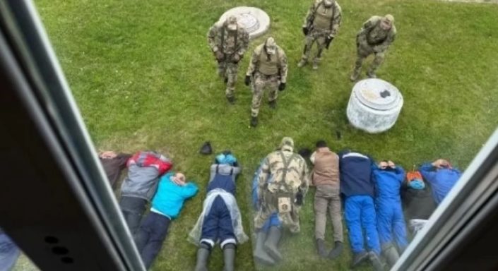 В Екатеринбурге полицейские накрыли нелегальный рыбный цех с мигрантами