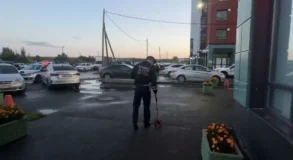 В Екатеринбурге самокатчик сбил 8-летнего ребенка во дворе и уехал