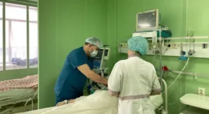 Екатеринбургские врачи спасли мужчину с ножевых ранением артерии