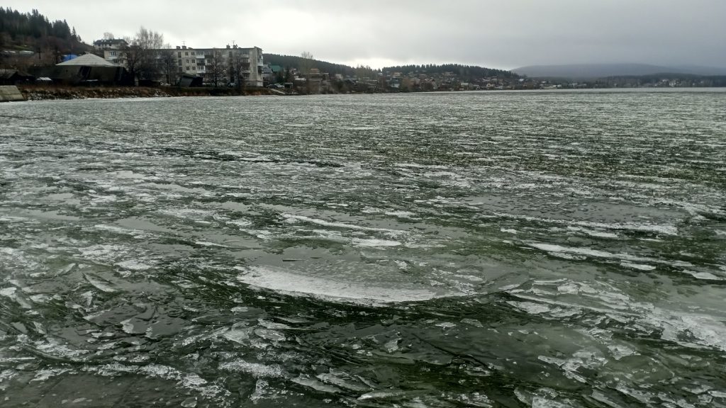 пруд вода
